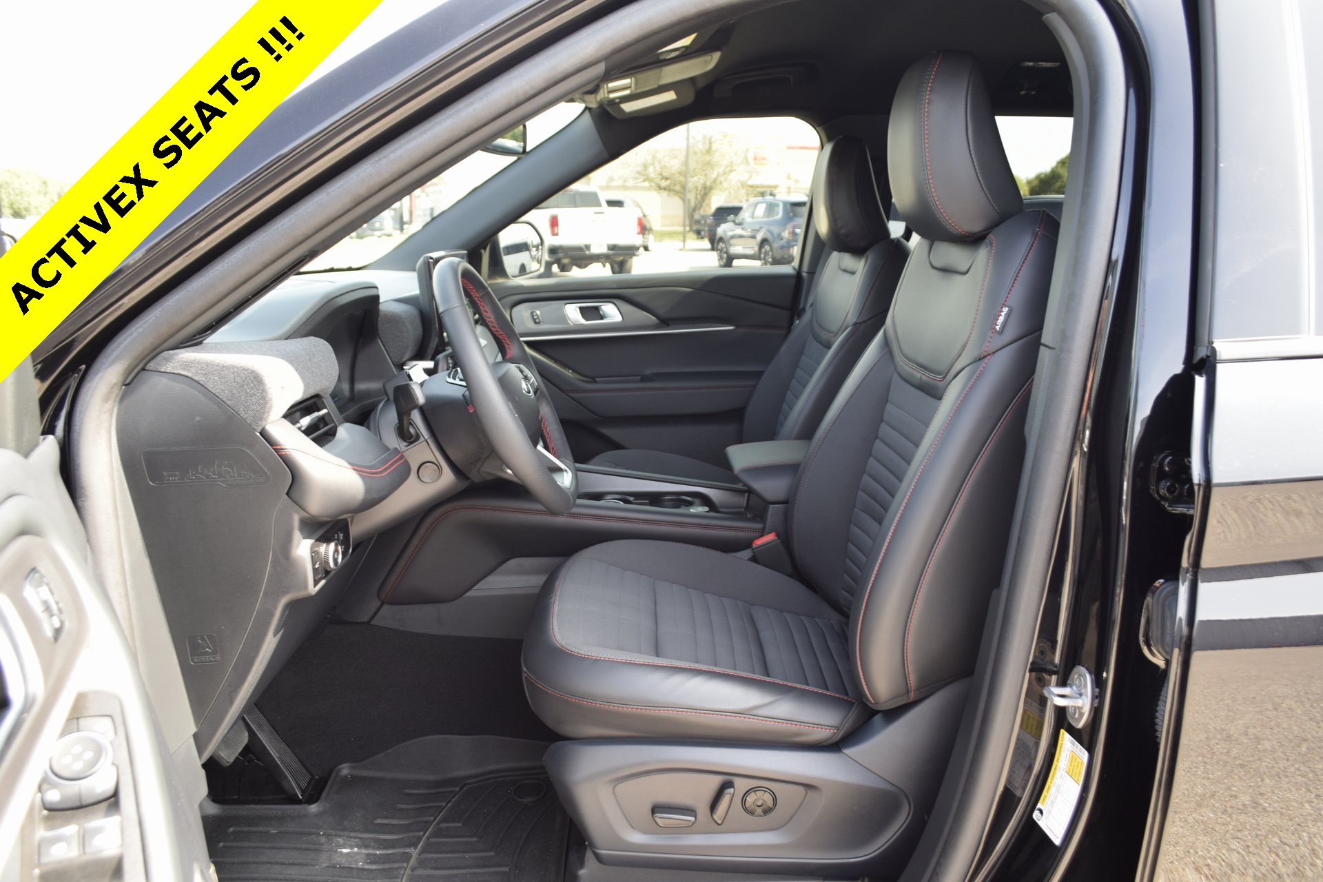 2025 Ford Explorer ST-Line - 2