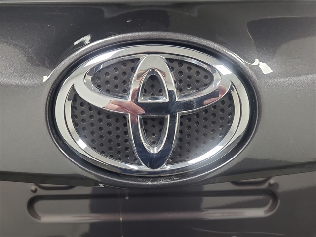 2018 – Toyota – RAV4
