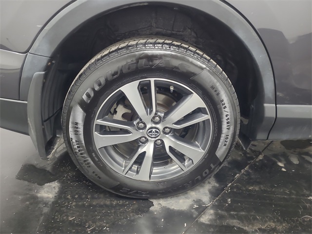 2018 – Toyota – RAV4