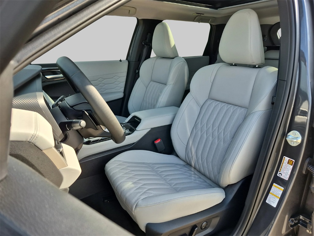 2025 Mitsubishi Outlander SEL - 9