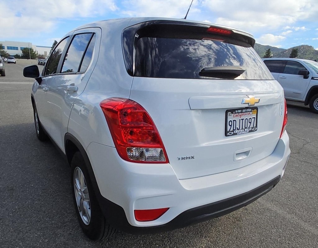 Used 2022 Chevrolet Trax LS with VIN KL7CJKSM0NB545551 for sale in Kansas City