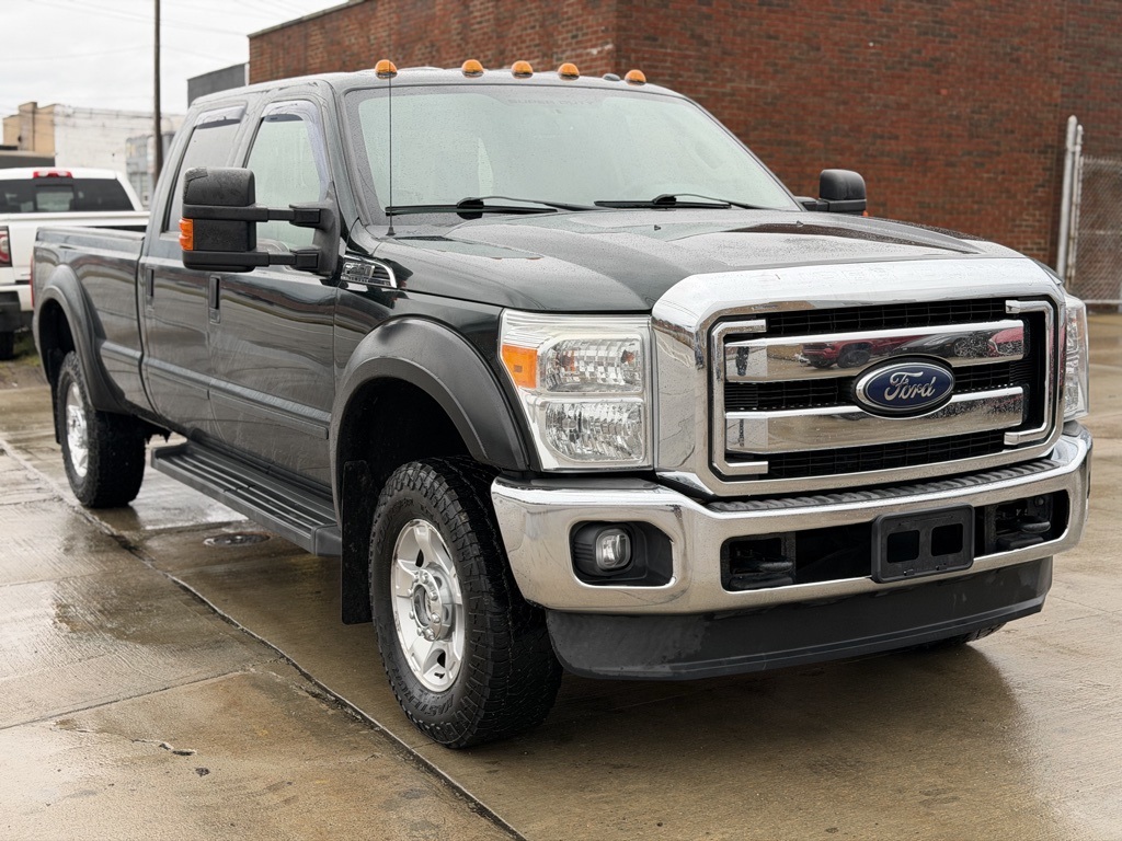2016 Ford F-350 XLT photo 2