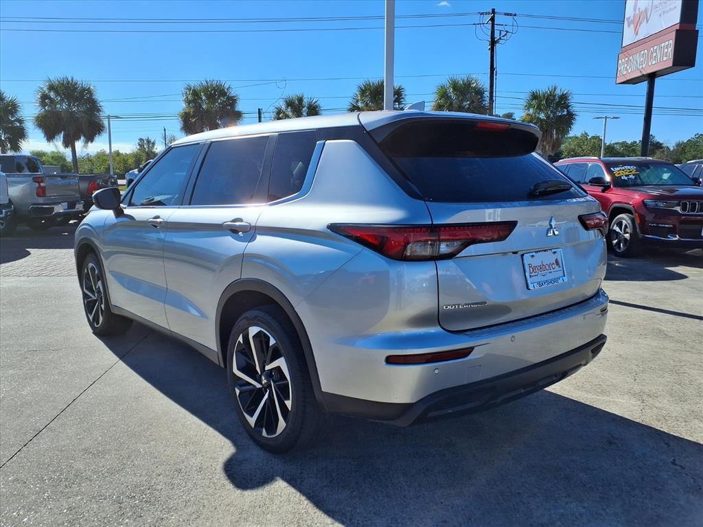 2022 Mitsubishi Outlander ES Silver at Emmons Autoplex