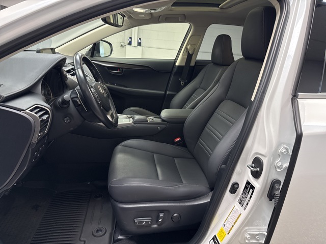 2020 Lexus NX 300 photo 4