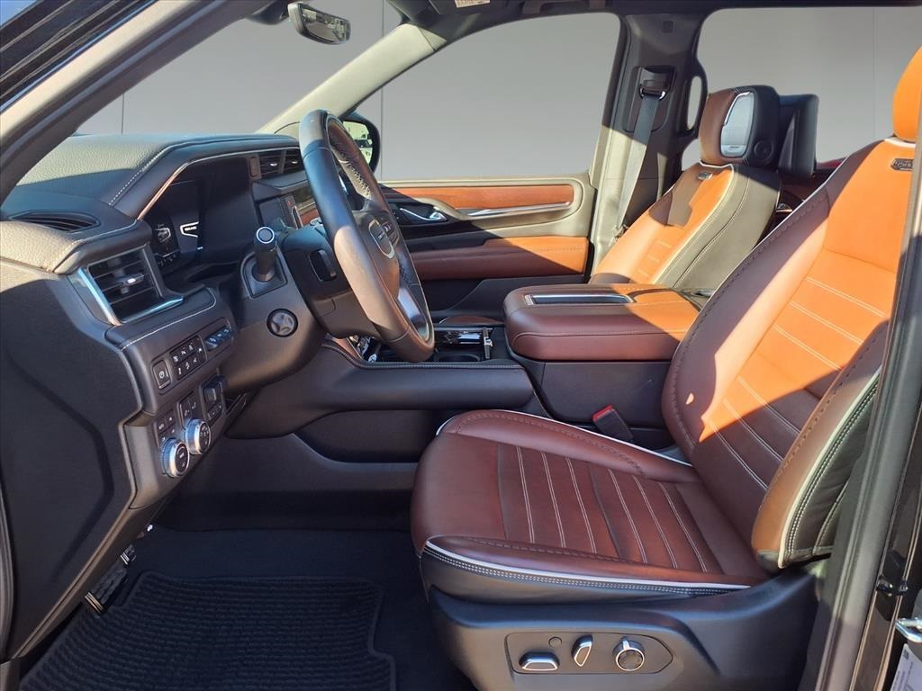 2023 GMC Yukon XL Denali Ultimate Black at Central Houston Nissan