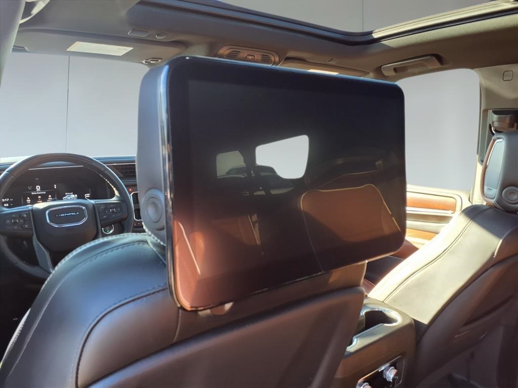 2023 GMC Yukon XL Denali Ultimate Black at Central Houston Nissan