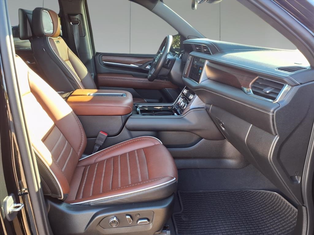 2023 GMC Yukon XL Denali Ultimate Black at Central Houston Nissan