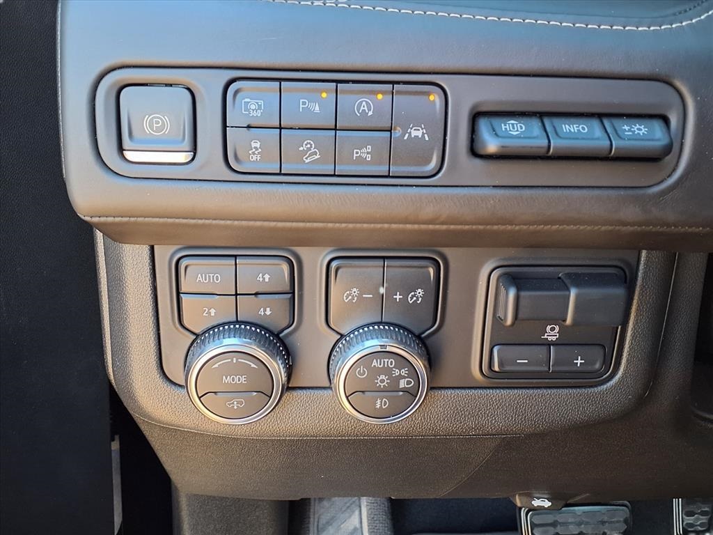 2023 GMC Yukon XL Denali Ultimate Black at Central Houston Nissan