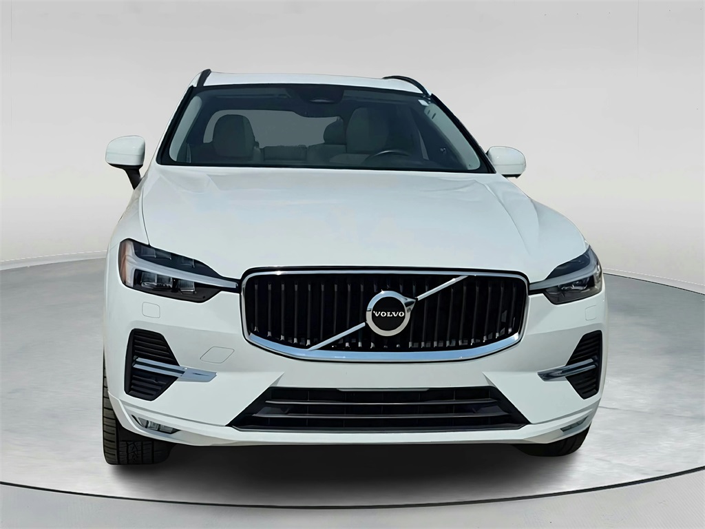 2022 Volvo XC60 B5 Momentum White at Ultimate Motorsports