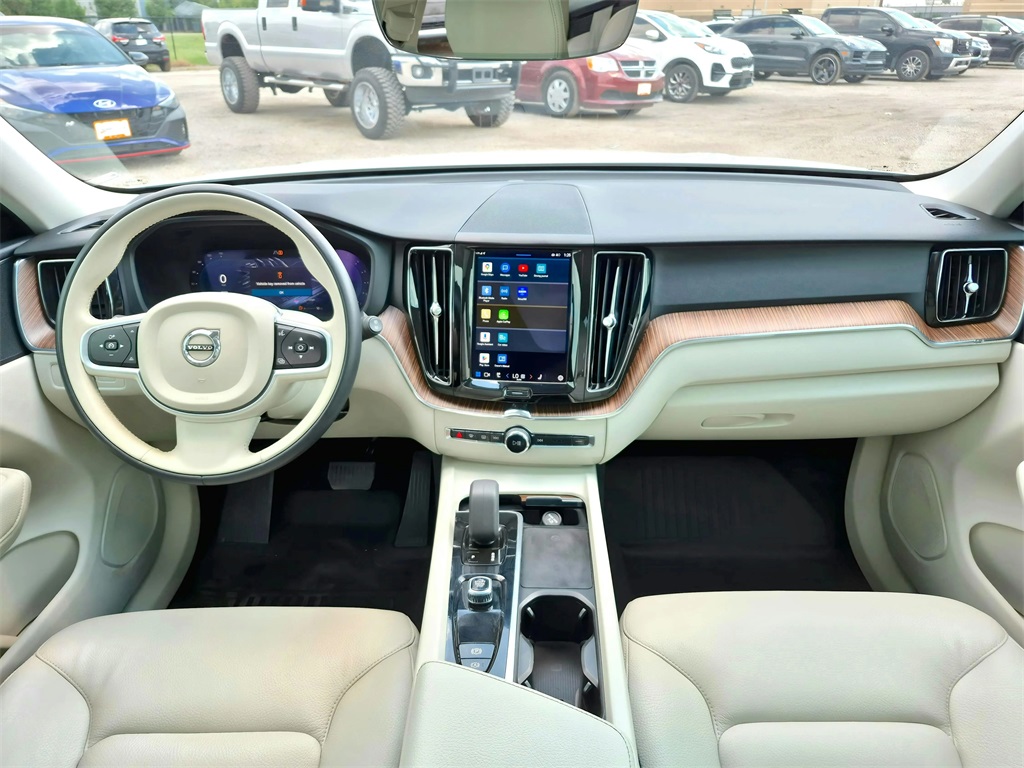 2022 Volvo XC60 B5 Momentum White at Ultimate Motorsports