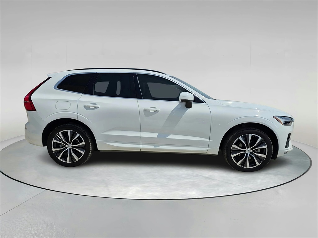 2022 Volvo XC60 B5 Momentum White at Ultimate Motorsports
