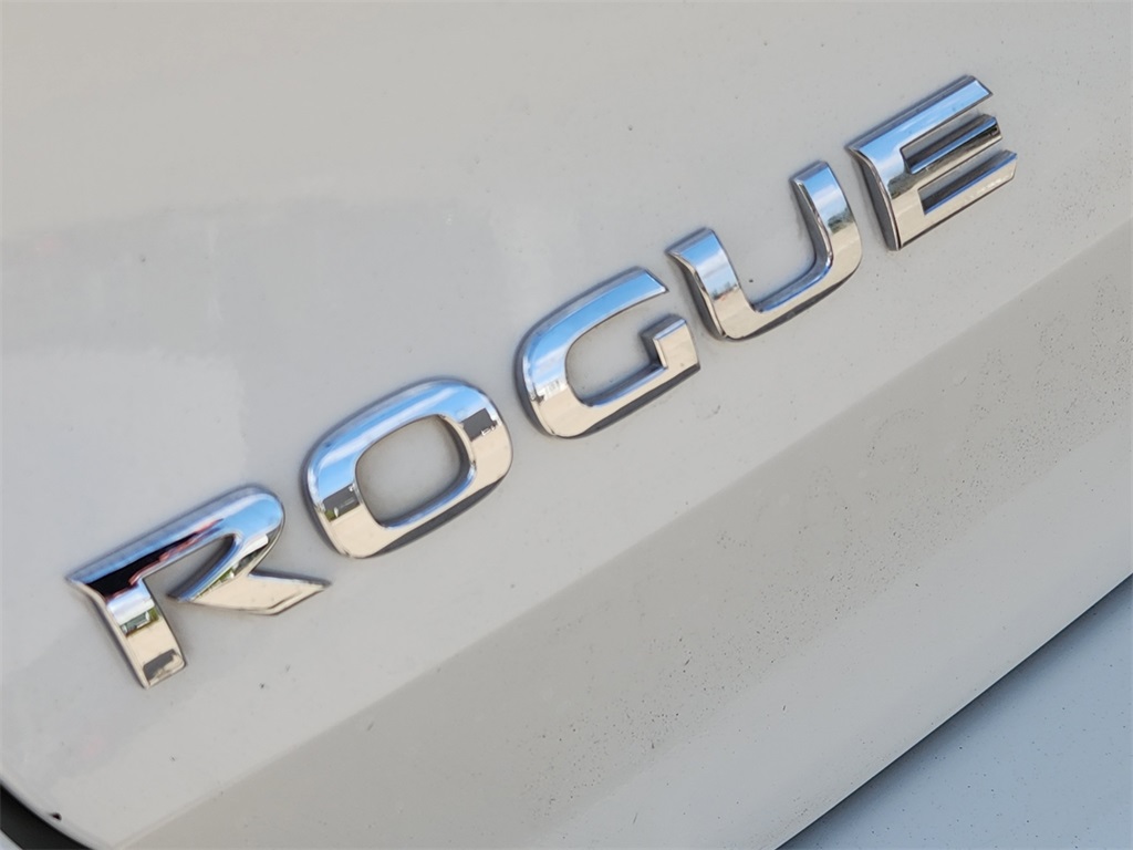 2017 Nissan Rogue SL White at Bayshore Chrysler Jeep Dodge Ram