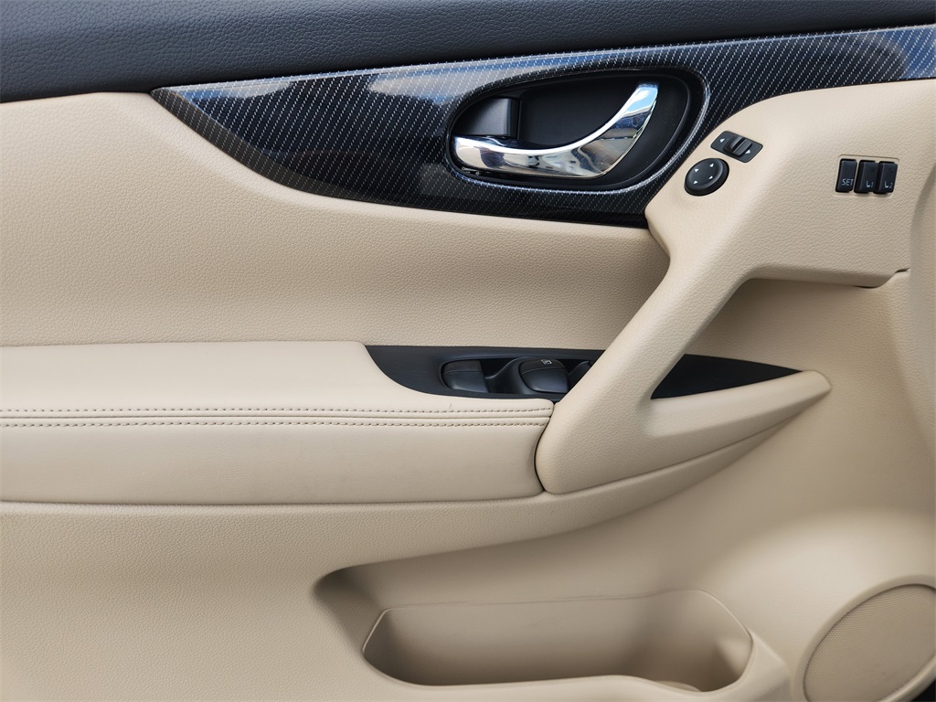 2017 Nissan Rogue SL White at Bayshore Chrysler Jeep Dodge Ram