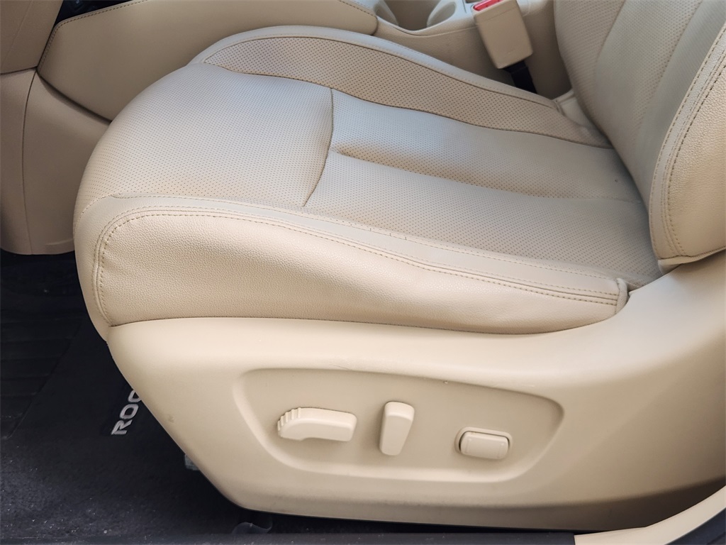 2017 Nissan Rogue SL White at Bayshore Chrysler Jeep Dodge Ram