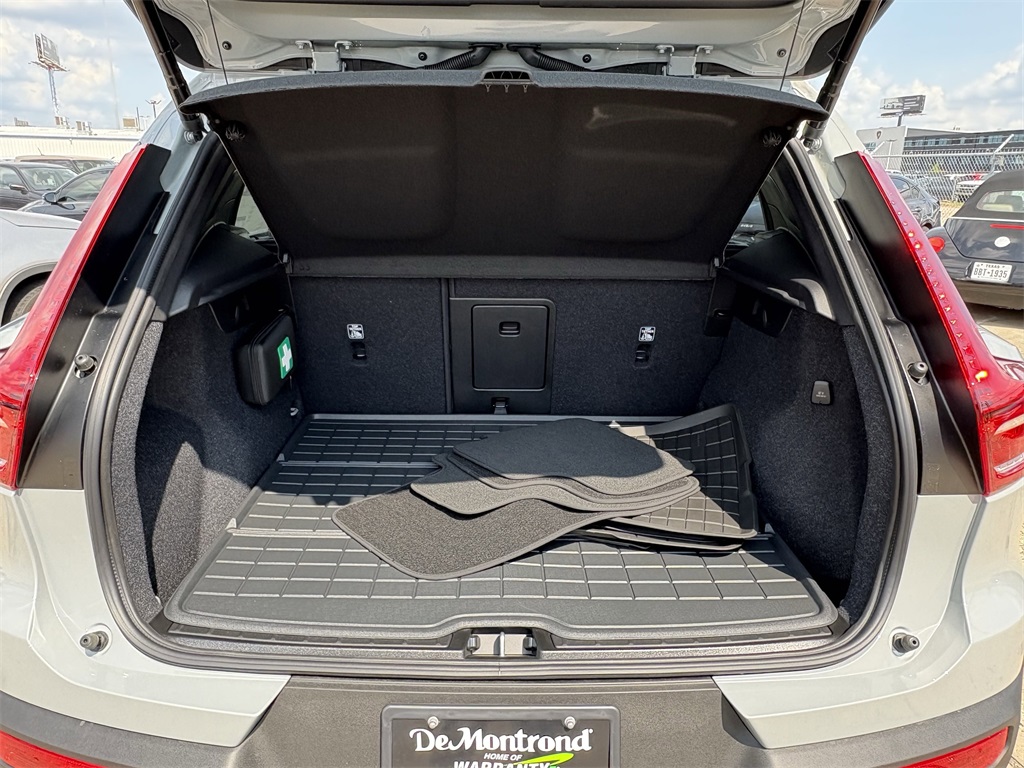 2026 Volvo XC40 B5 AWD PLus Gray at DeMontrond Automotive Group