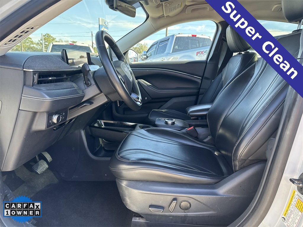 2021 Ford Mustang Mach-E Premium - 11