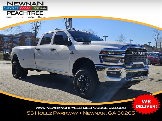 2025 RAM 3500 Tradesman Crew Cab LB DRW 4WD