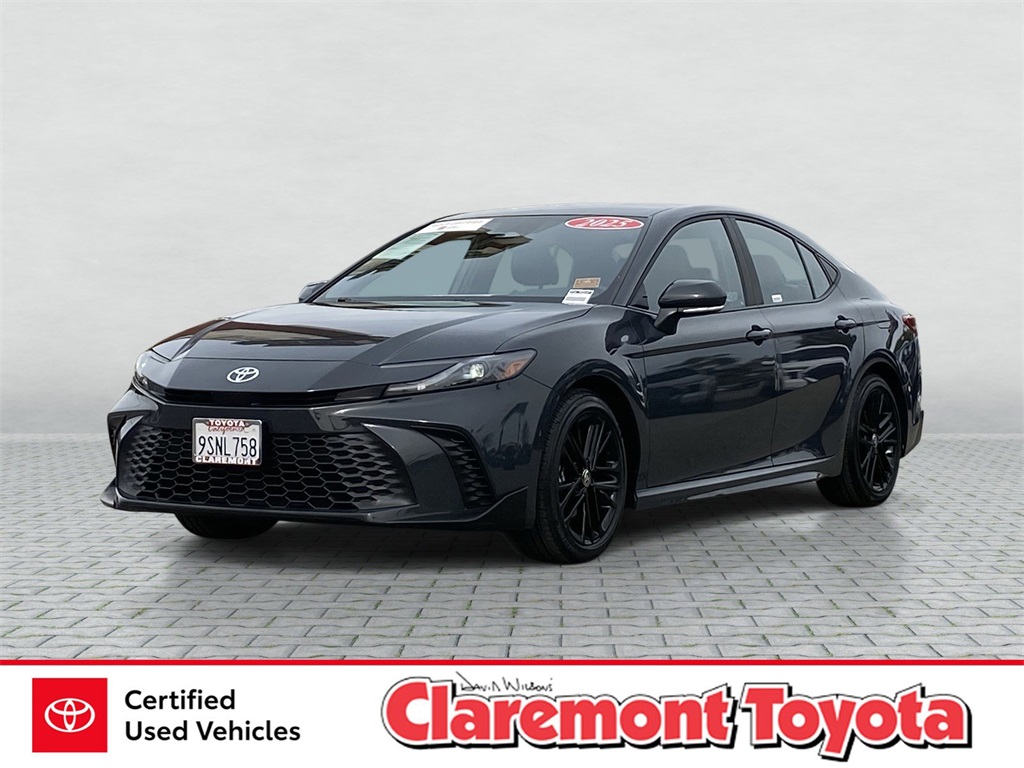 2025 Toyota Camry SE FWD