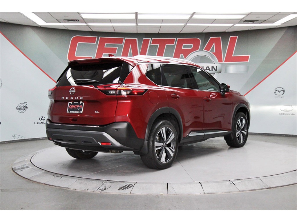 2023 Nissan Rogue SL - 4