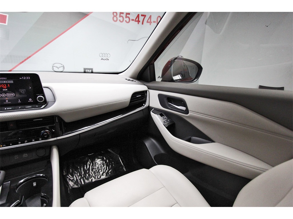 2023 Nissan Rogue SL - 7