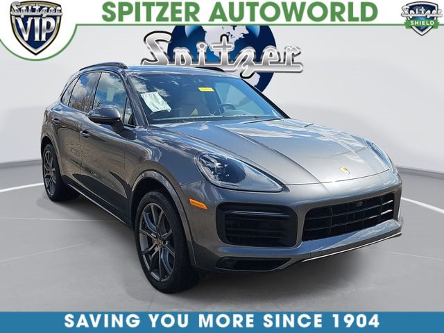 Gray (Quartzite Grey Metallic) 2021 Porsche Cayenne S AWD SUV / Crossover All-Wheel Drive 8-Speed Automatic