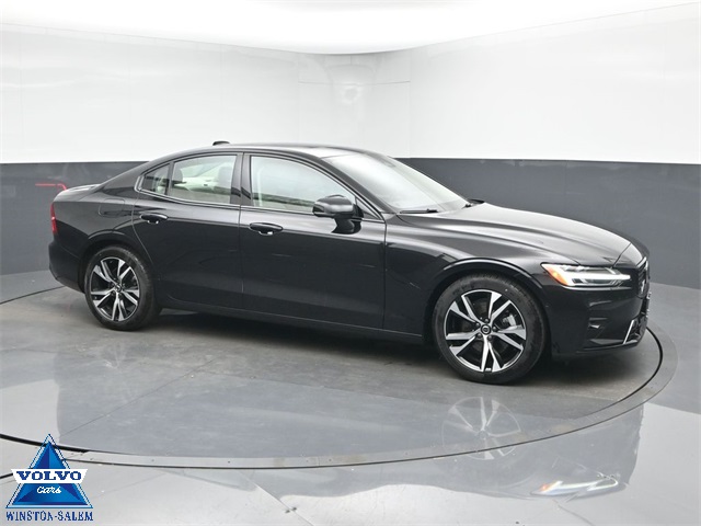 2025 Volvo S60 B5 Plus FWD