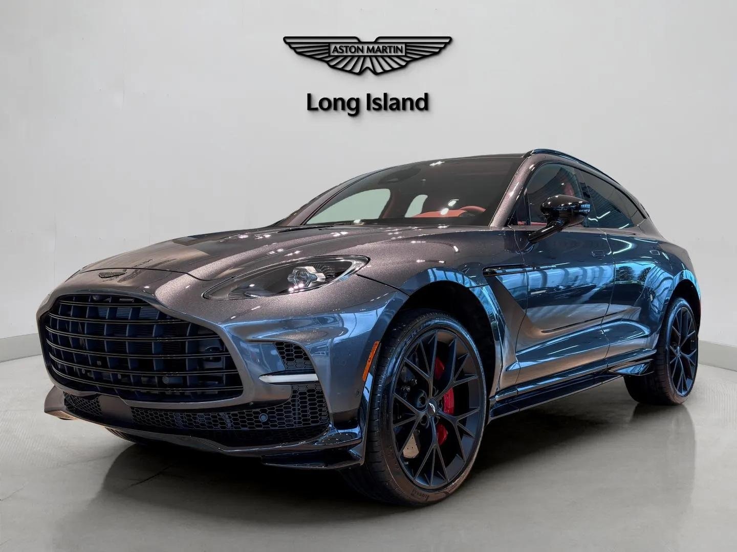 2025 Aston Martin DBX 707's photo