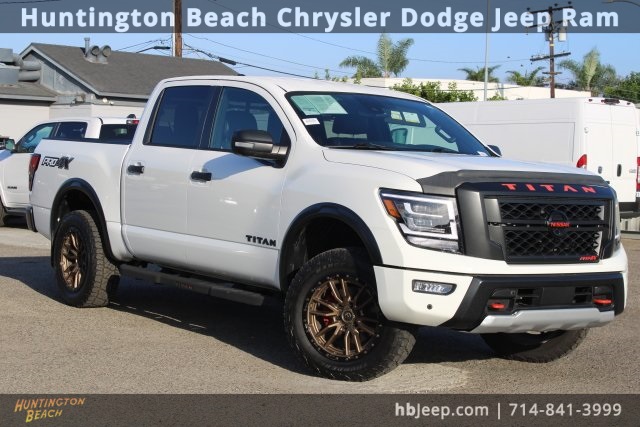 2022 Nissan Titan PRO-4X Crew Cab 4WD