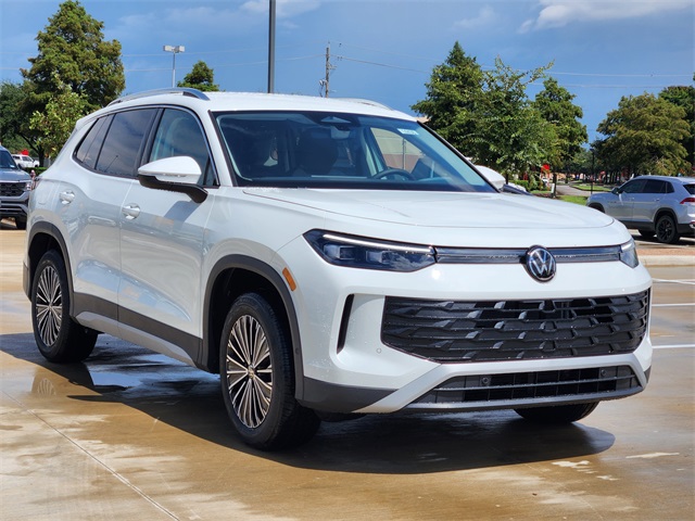 2025 Volkswagen Tiguan S photo 2