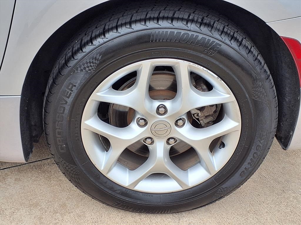 2020 Chrysler Pacifica Limited Silver at DeMontrond Auto Country