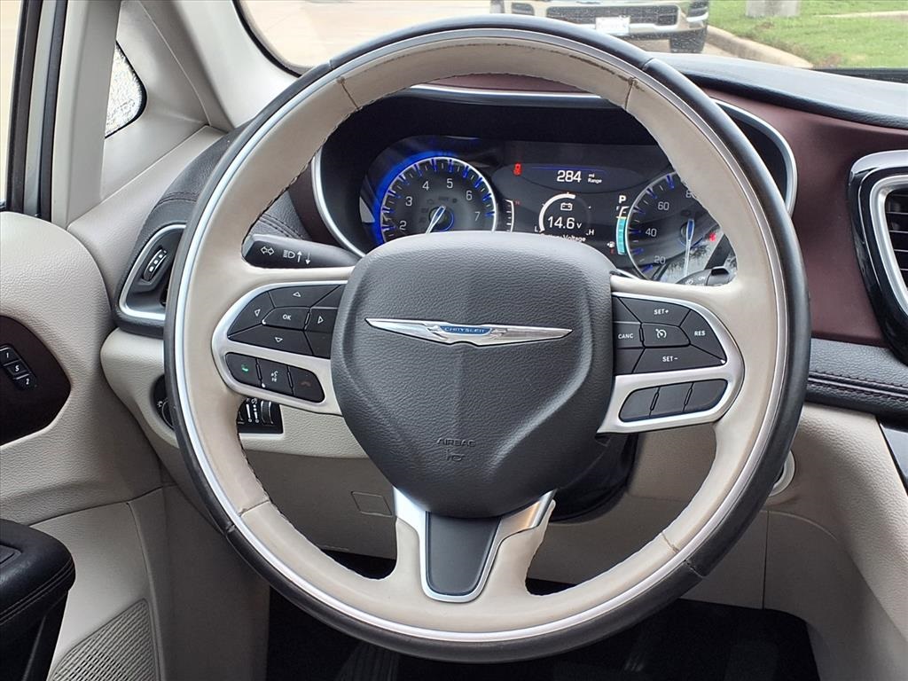 2020 Chrysler Pacifica Limited Silver at DeMontrond Auto Country