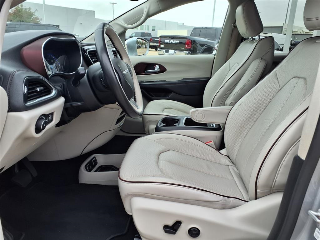 2020 Chrysler Pacifica Limited Silver at DeMontrond Auto Country