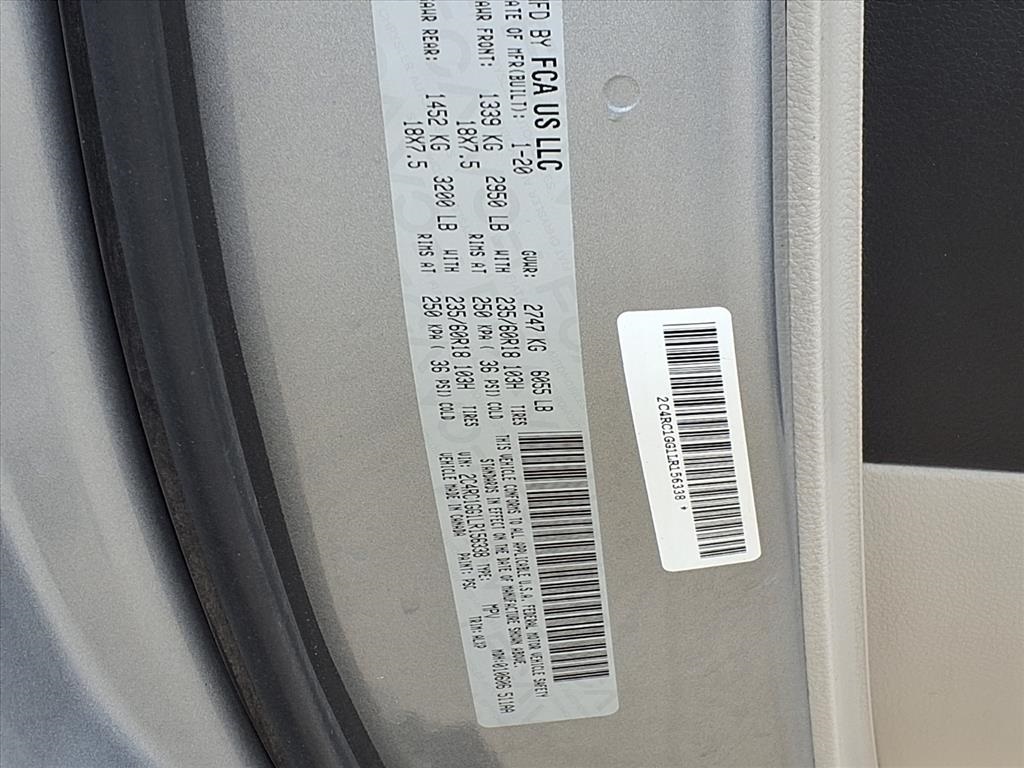 2020 Chrysler Pacifica Limited Silver at DeMontrond Auto Country