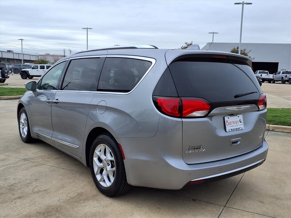 2020 Chrysler Pacifica Limited Silver at DeMontrond Auto Country