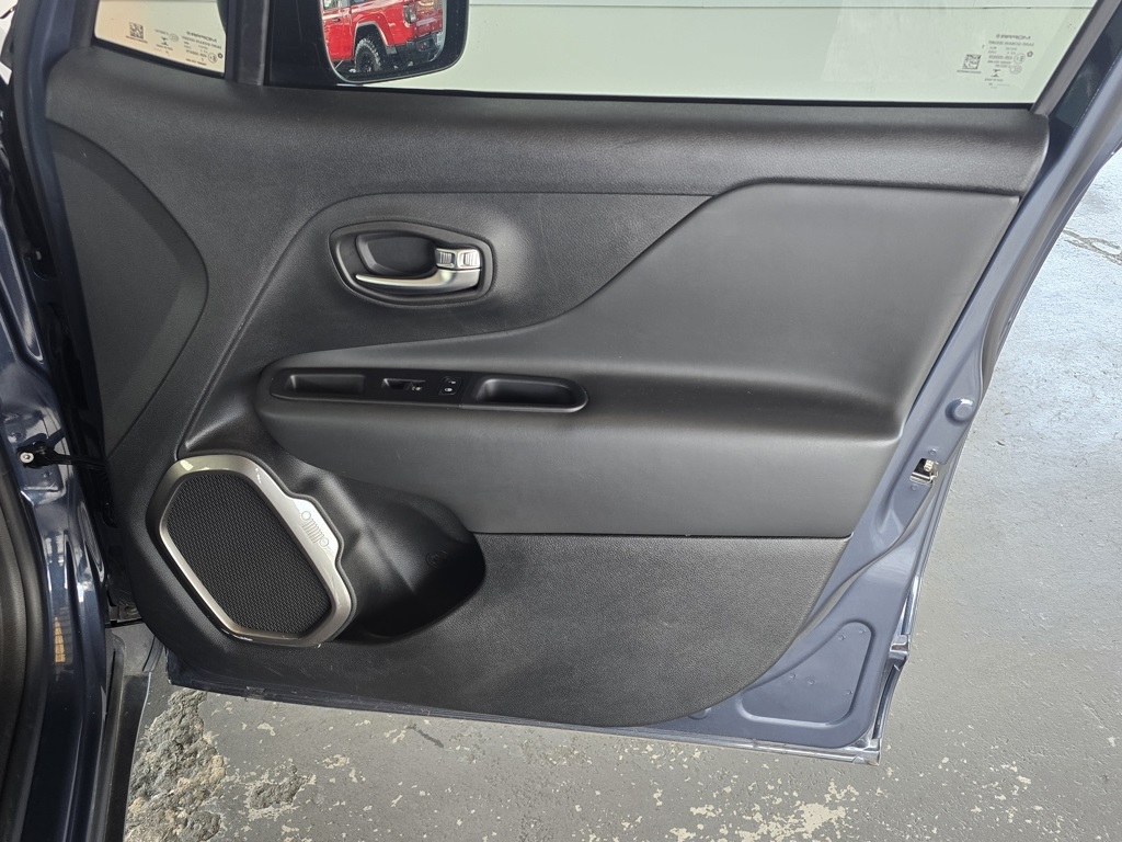 Thumbnail: 2022 Jeep Renegade - 15