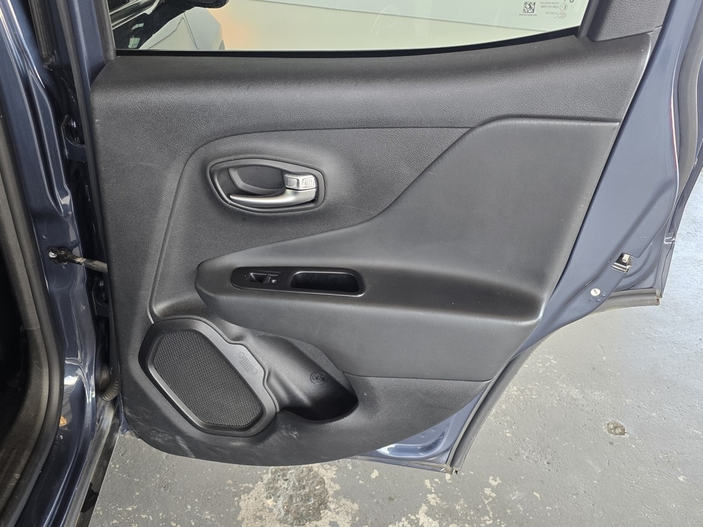 Thumbnail: 2022 Jeep Renegade - 17