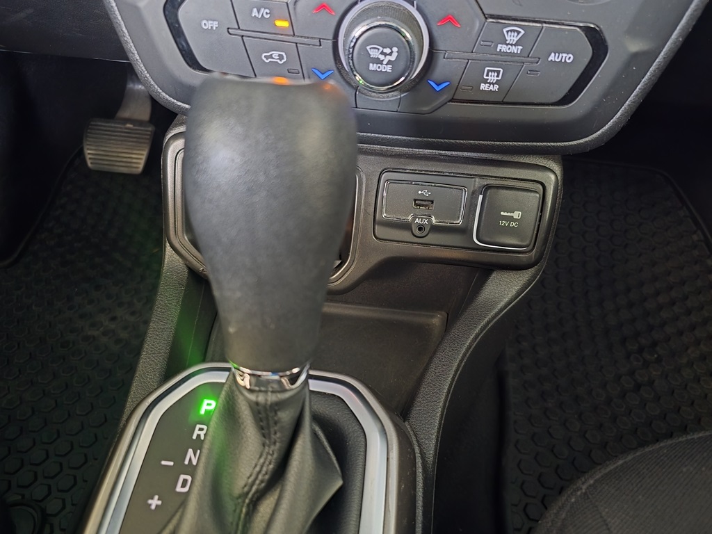 Thumbnail: 2022 Jeep Renegade - 22