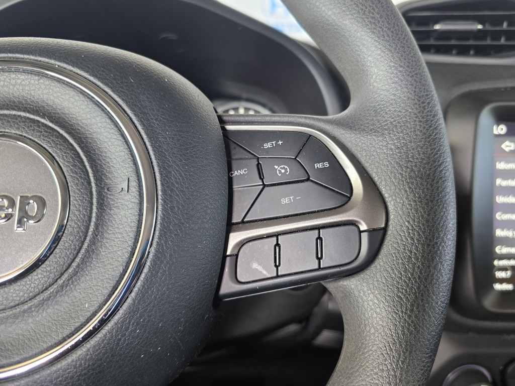 Thumbnail: 2022 Jeep Renegade - 28