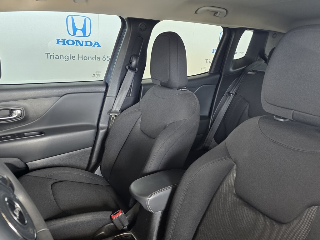 Thumbnail: 2022 Jeep Renegade - 9