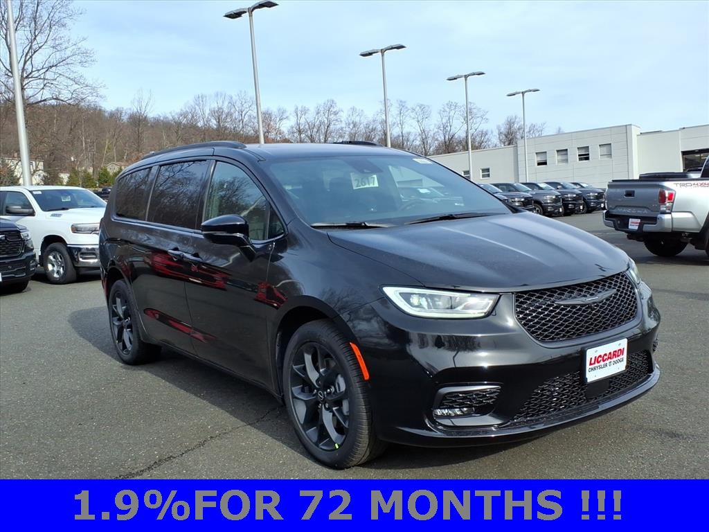 2026 Chrysler Pacifica Select AWD