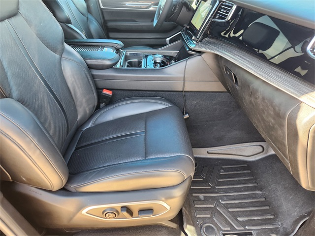 2022 Jeep Wagoneer Series III Black at Community Kia