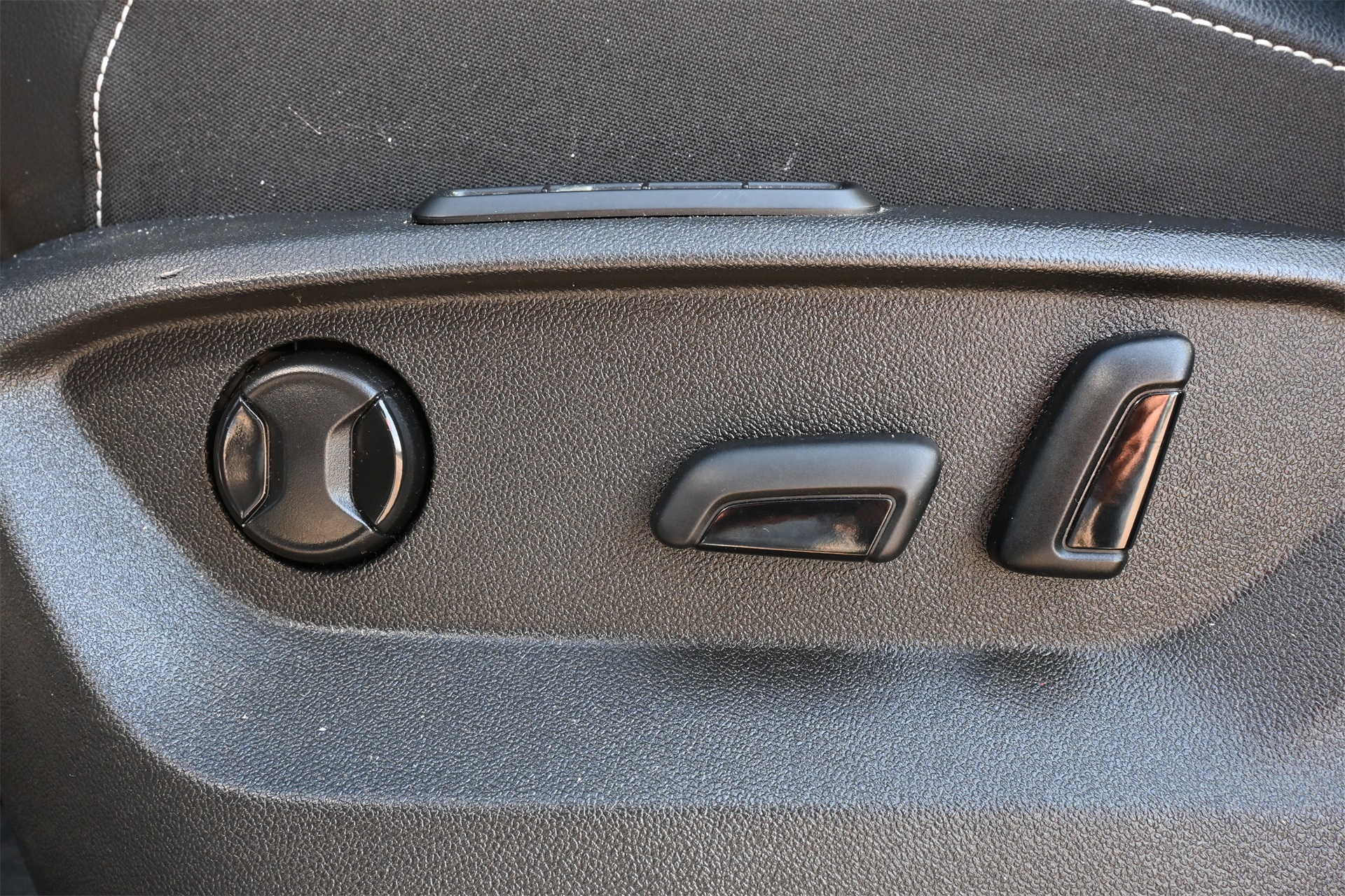 2024 Volkswagen Atlas Cross Sport 2.0T SEL Premium R-Line Blue at Bayshore Chrysler Jeep Dodge Ram