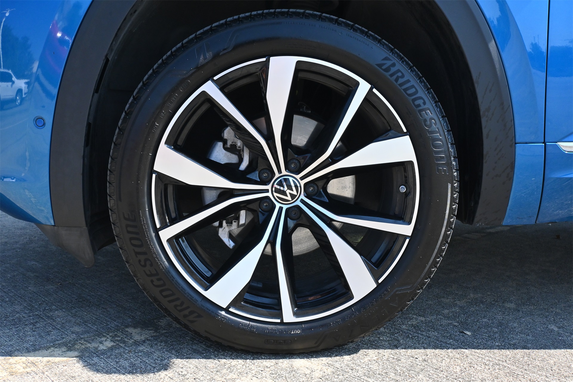 2024 Volkswagen Atlas Cross Sport 2.0T SEL Premium R-Line Blue at Bayshore Chrysler Jeep Dodge Ram