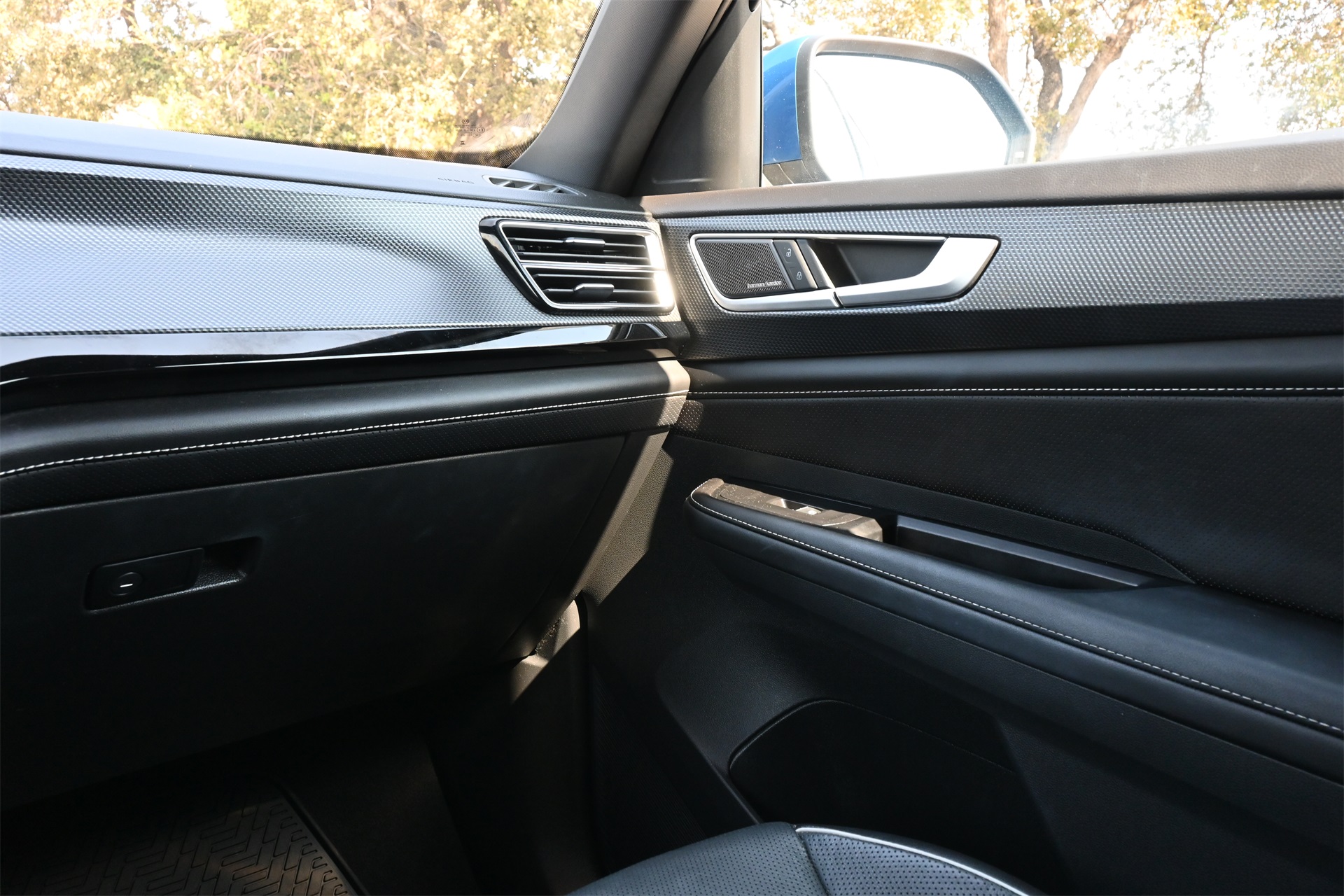 2024 Volkswagen Atlas Cross Sport 2.0T SEL Premium R-Line Blue at Bayshore Chrysler Jeep Dodge Ram