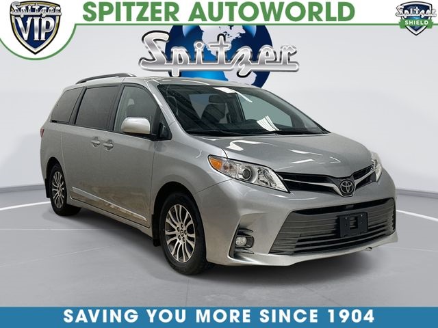 Celestial Silver Metallic 2019 Toyota Sienna Minivan Front-Wheel Drive 8-Speed Automatic