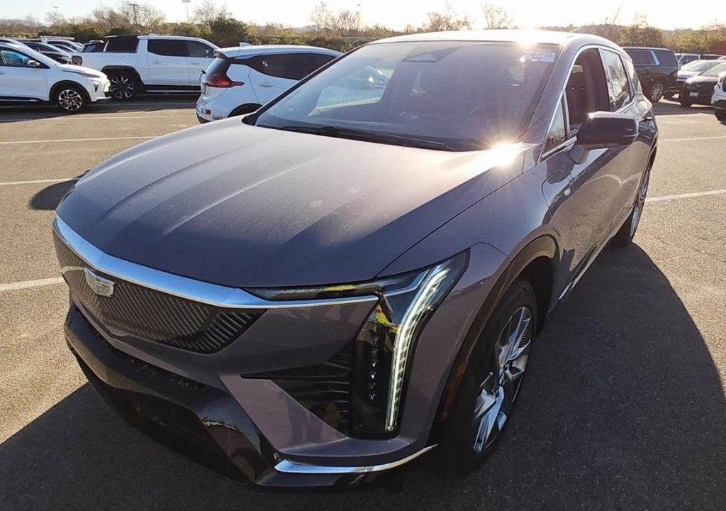 2025 Cadillac OPTIQ Luxury 1 AWD