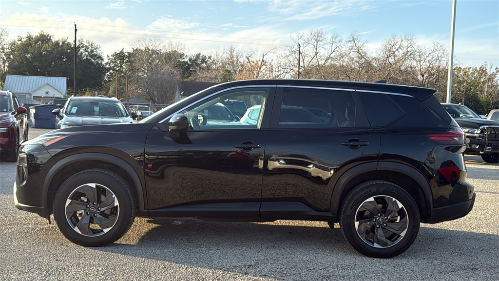 2025 Nissan Rogue SV - 4