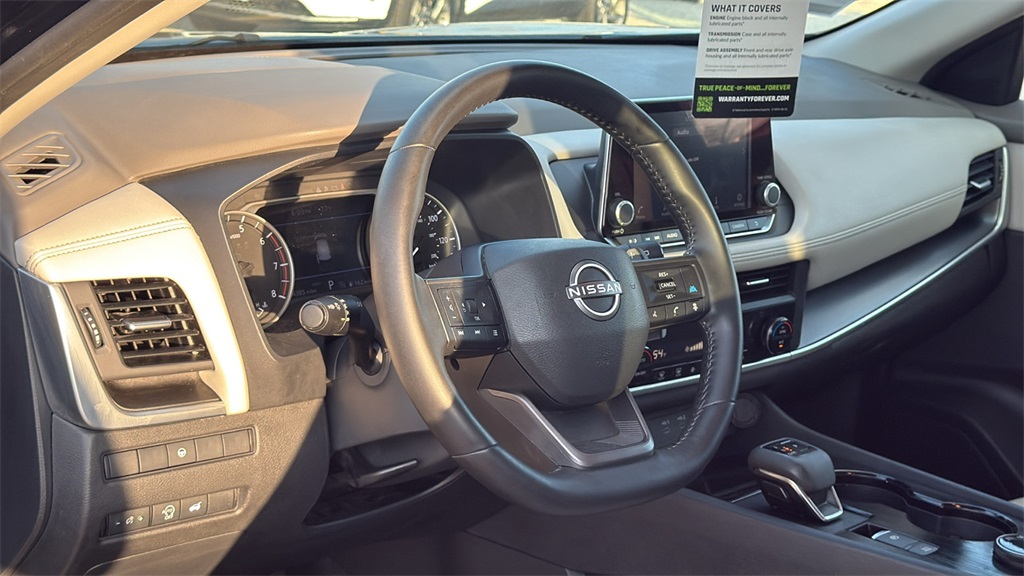 2025 Nissan Rogue SV - 7