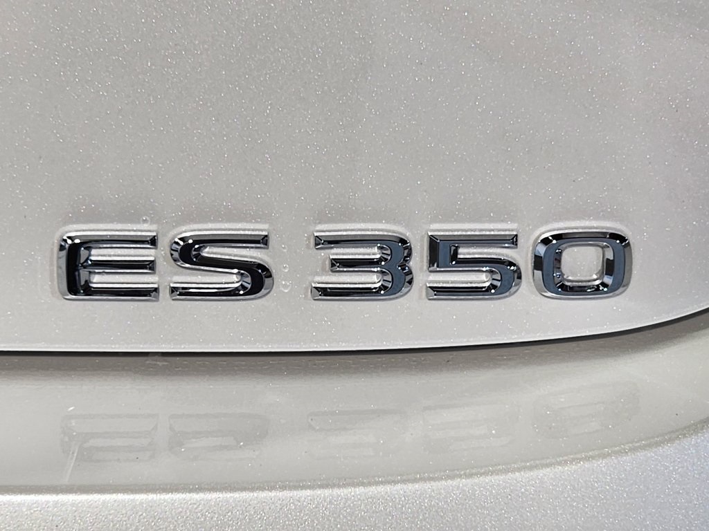 Thumbnail: 2025 Lexus ES - 11