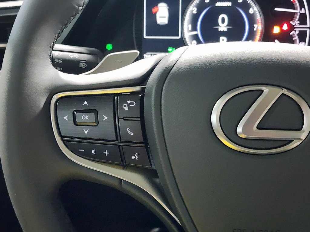 Thumbnail: 2025 Lexus ES - 16